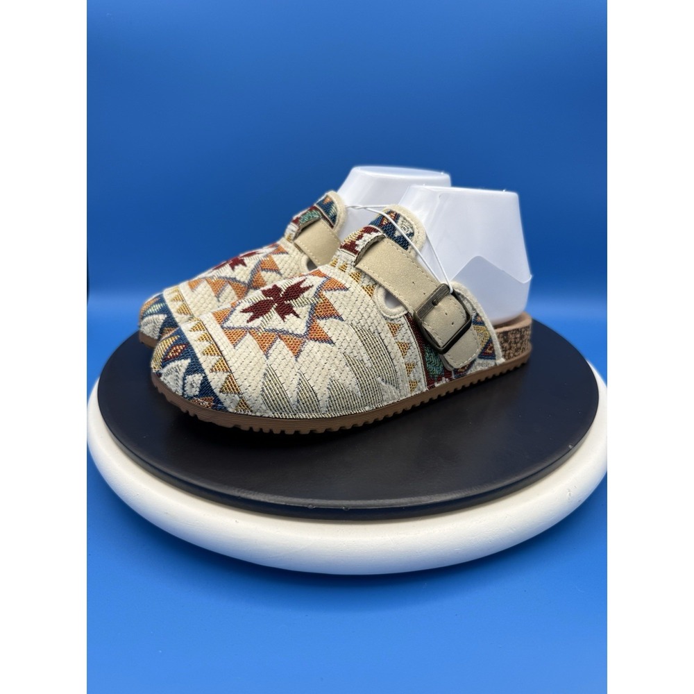 Dirty Laundry Magnolias Womens Size 7 Tapestry Stone Gray Slip On Clog Sandals